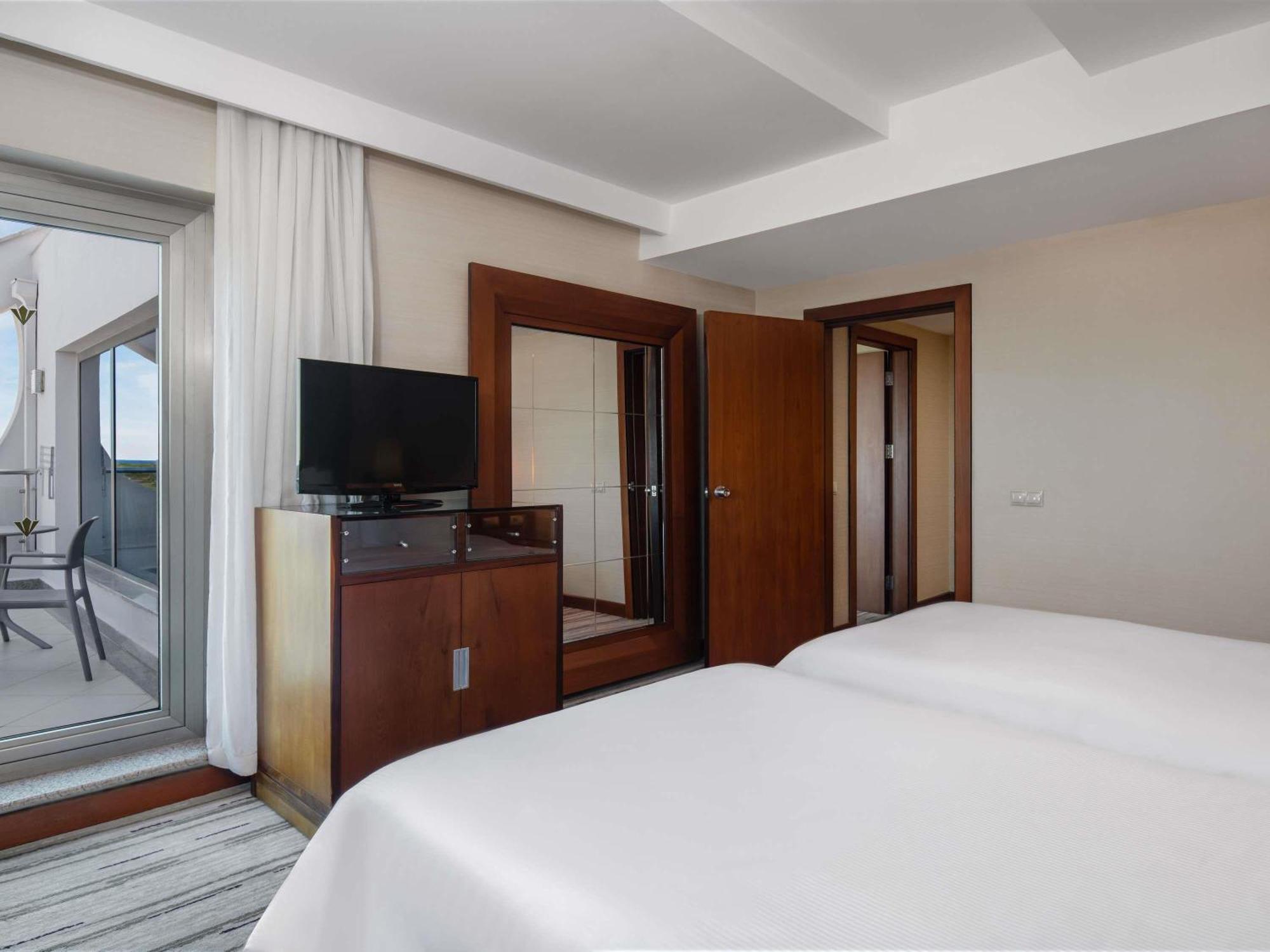 Rixos Sungate - The Land Of Legends Access Hotel เบลดิบี ภายนอก รูปภาพ